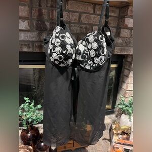 Cacique Elegant Black and White Lace négligée 18/20